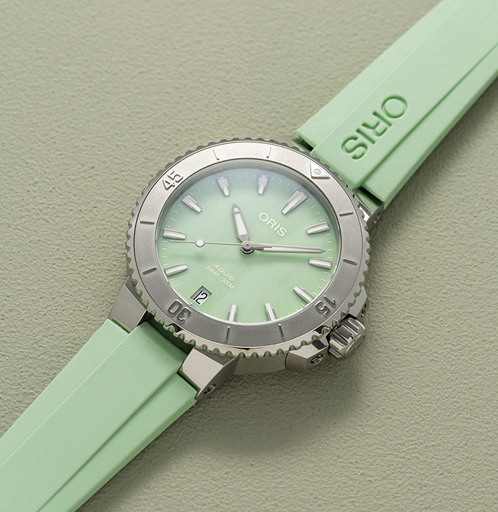 Oris Aquis Date Watch with Green Mother of Pearl Dial, 36.5mm